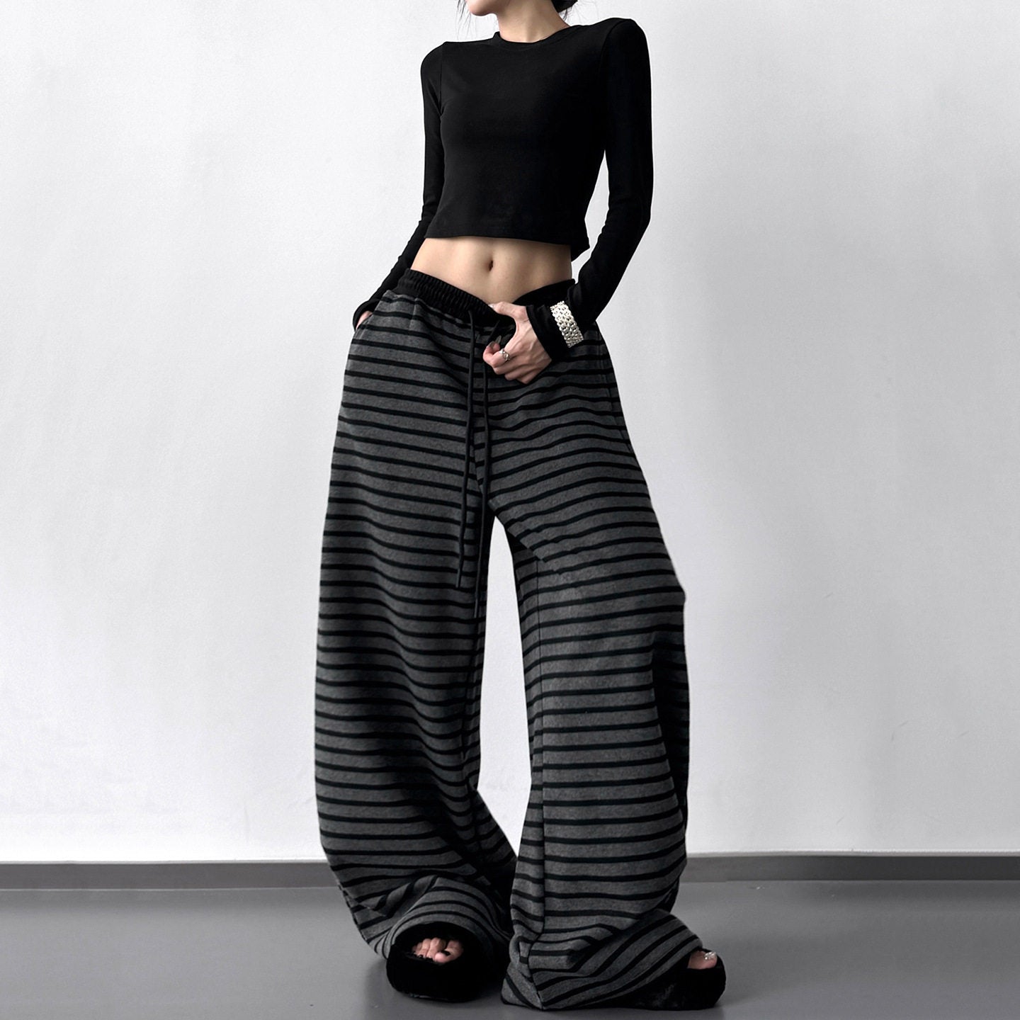 11046044