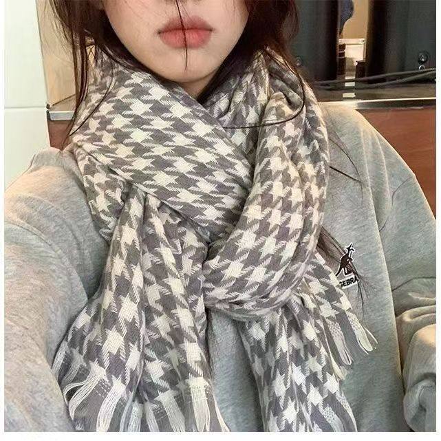 11308923